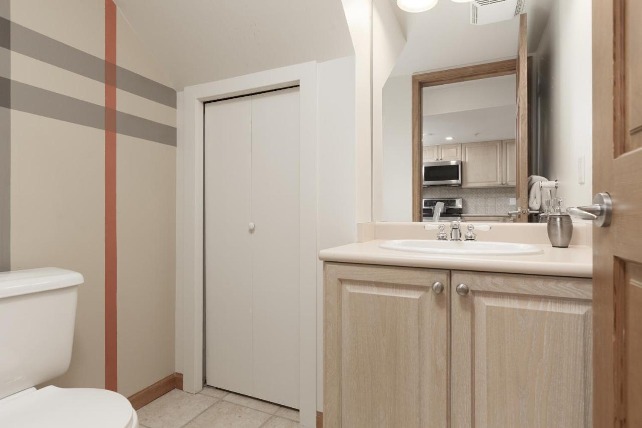 Lagoons By Cozystay Signature Whistler Exteriér fotografie